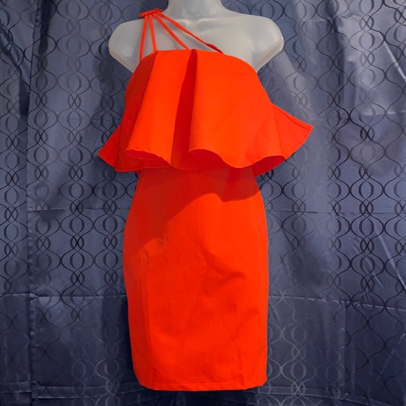 Selfie Leslie Dresses & Skirts - NWT Selfie Leslie Strappy One Shoulder Dress Medium